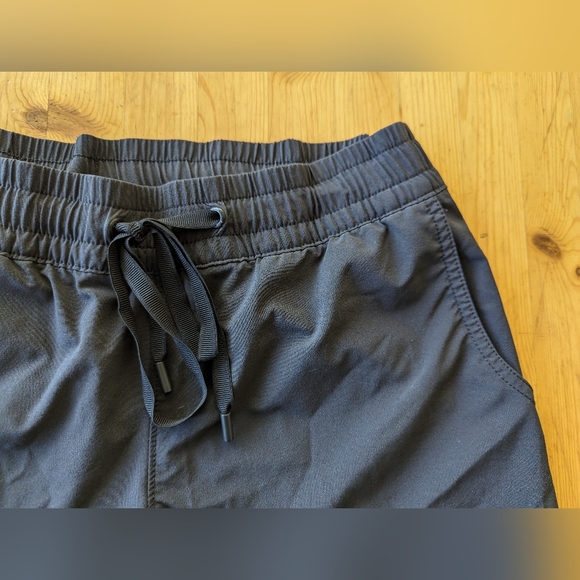 Eddie Bauer Amphib Shorts with SPF 50+ - Picture 7 of 8